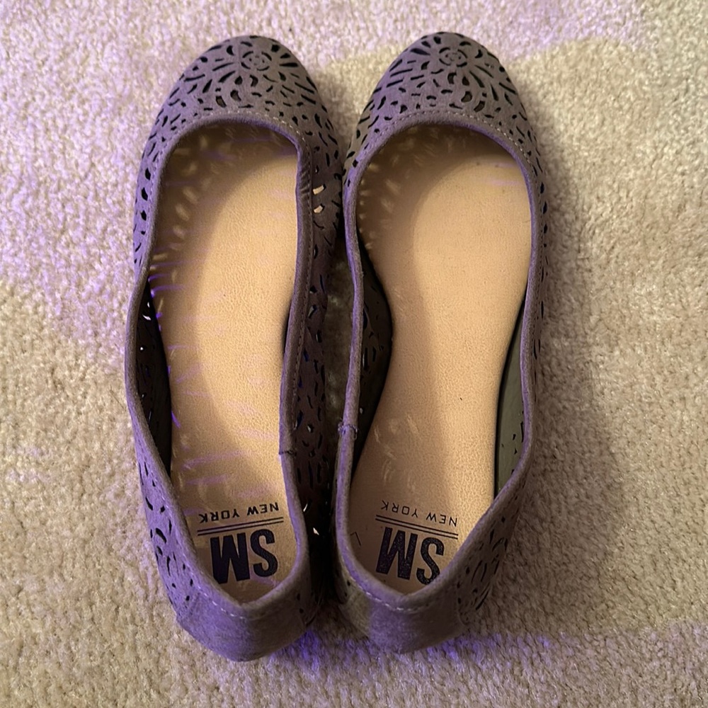 Gray new SM New York flats. Size 8